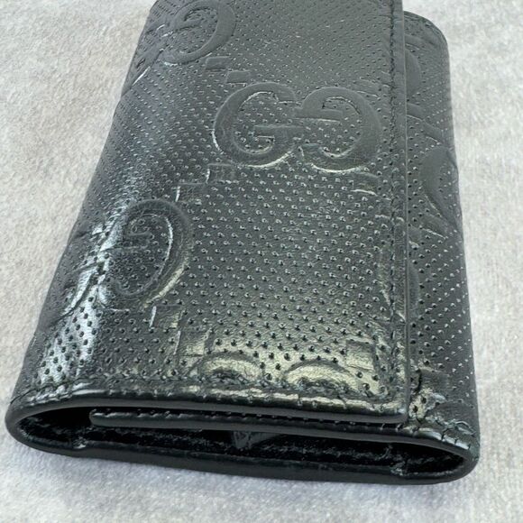 Gucci GG Embossed Leather Key Case Black - Picture 5 of 12